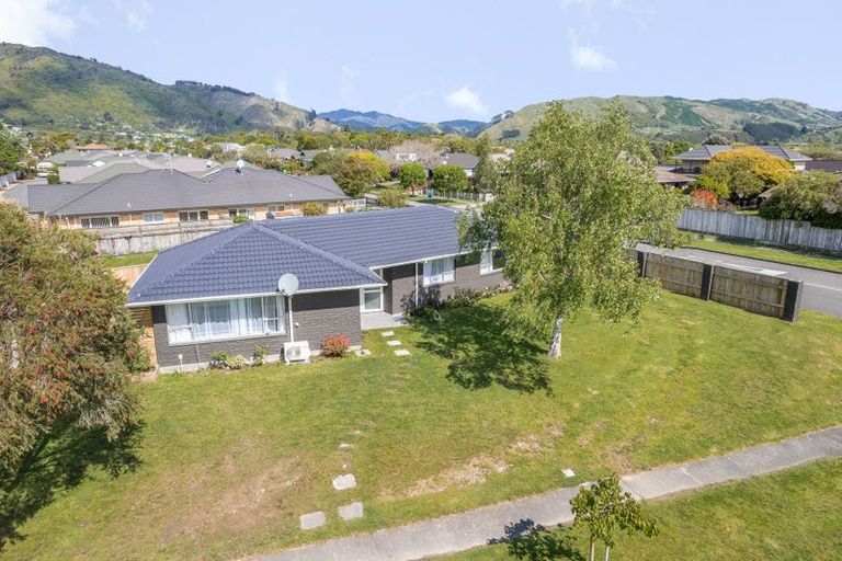 Photo of property in 72 Belvedere Avenue, Waikanae, 5036