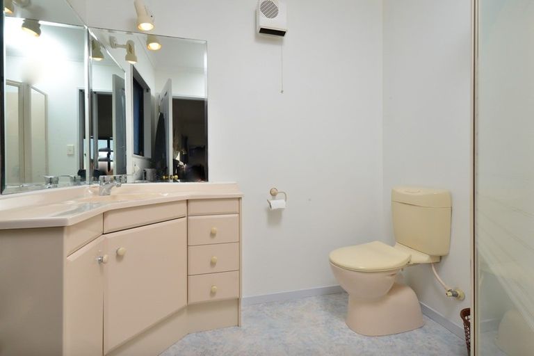 Photo of property in 4 Pampas Place, Western Heights, Hamilton, 3200