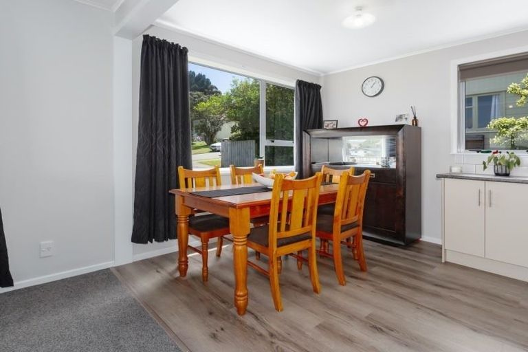 Photo of property in 6 Carbine Place, Ascot Park, Porirua, 5024