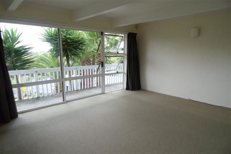 Photo of property in 55 Chatswood Grove, Chatswood, Auckland, 0626