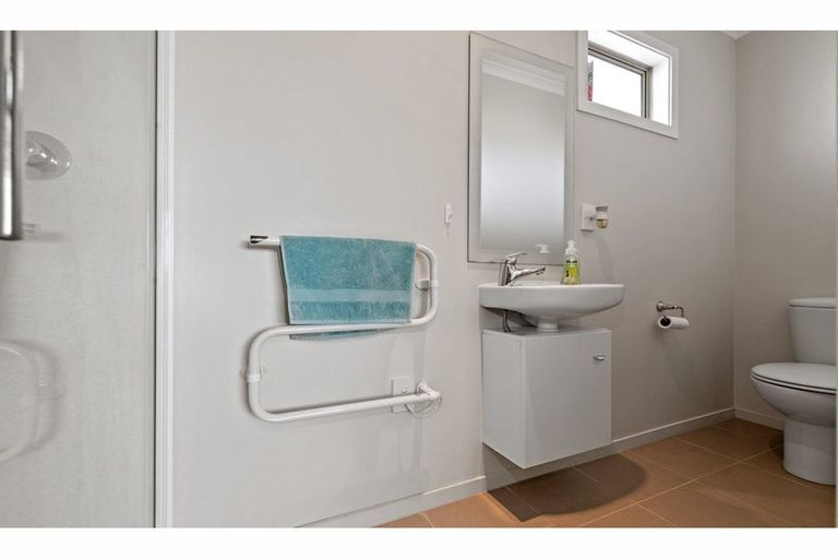 Photo of property in 35/64 Kawaha Point Road, Kawaha Point, Rotorua, 3010