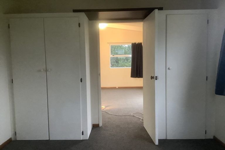 Photo of property in 1/98 Chislehurst Street, Henderson, Auckland, 0612