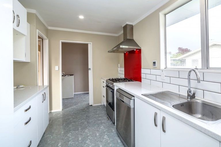 Photo of property in 22 Kupe Drive, Carterton, 5713