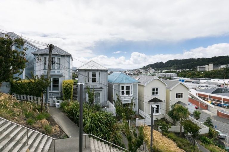 Photo of property in 37 Drummond Street, Mount Cook, Wellington, 6021