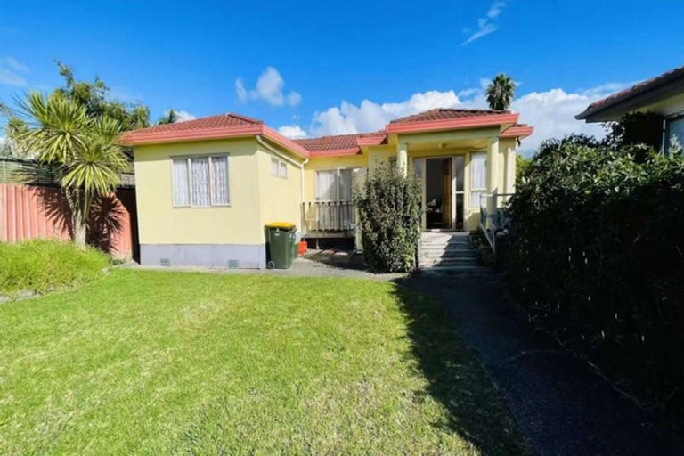 Photo of property in 12 Tyndrum Place, Highland Park, Auckland, 2010