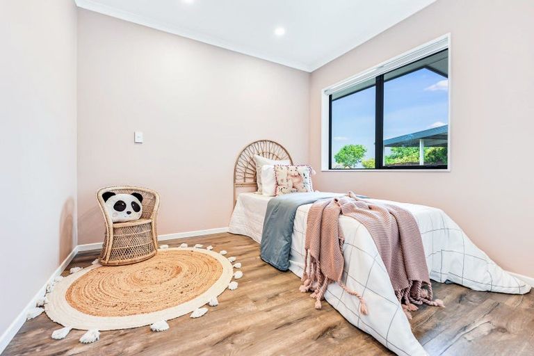 Photo of property in 22 Whitford Place, Rototuna North, Hamilton, 3210