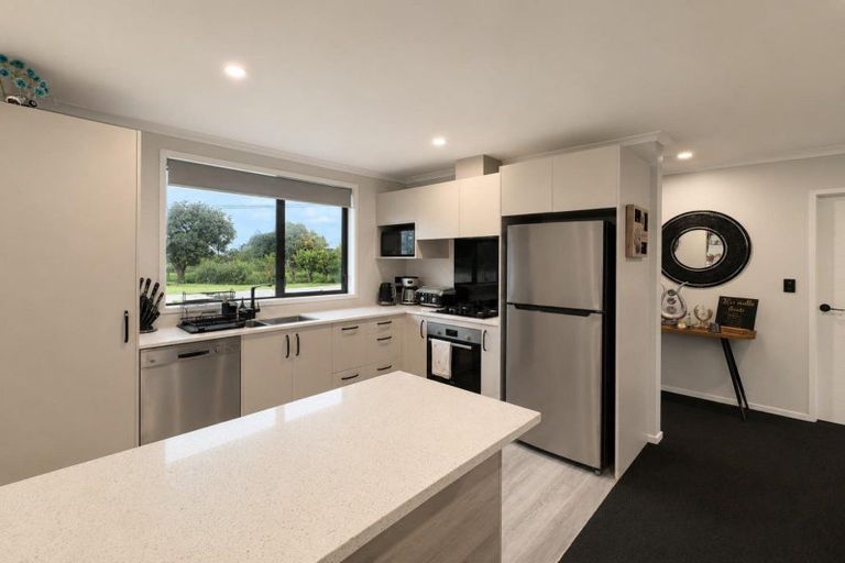 Photo of property in 42 Te Kauwhata Road, Te Kauwhata, 3710