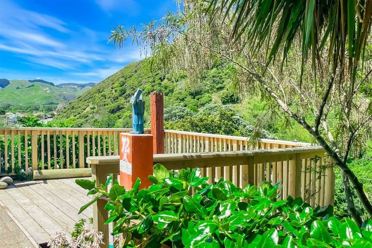 Photo of property in 72 Tilley Road, Paekakariki, 5034