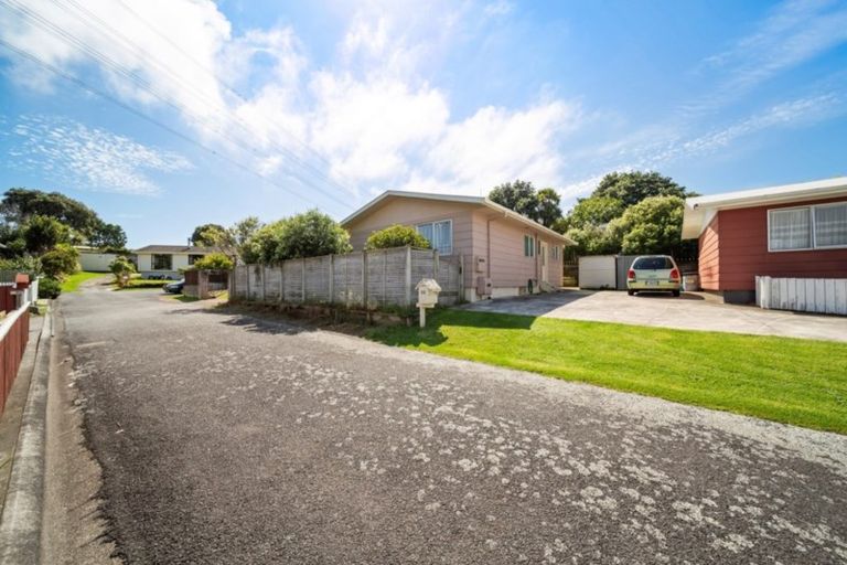 Photo of property in 1/25 Tahurangi Place, Spotswood, New Plymouth, 4310