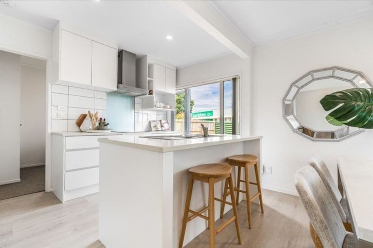 Photo of property in 1/344 Lake Road, Hauraki, Auckland, 0622