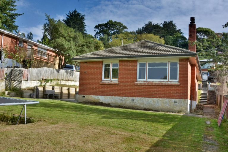 Photo of property in 28 Waldron Crescent, Green Island, Dunedin, 9018