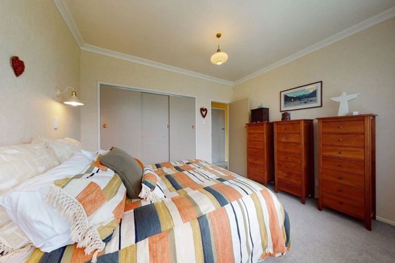 Photo of property in 42 Read Street, Levin, 5510