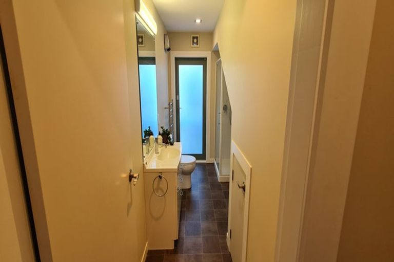 Photo of property in 129 Raroa Road, Aro Valley, Wellington, 6012