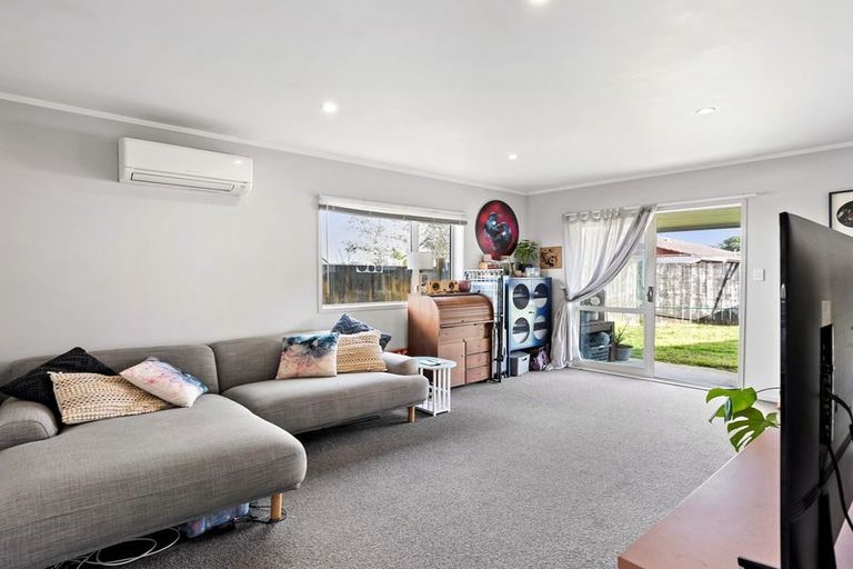 Photo of property in 56 Makora Road, Massey, Auckland, 0614