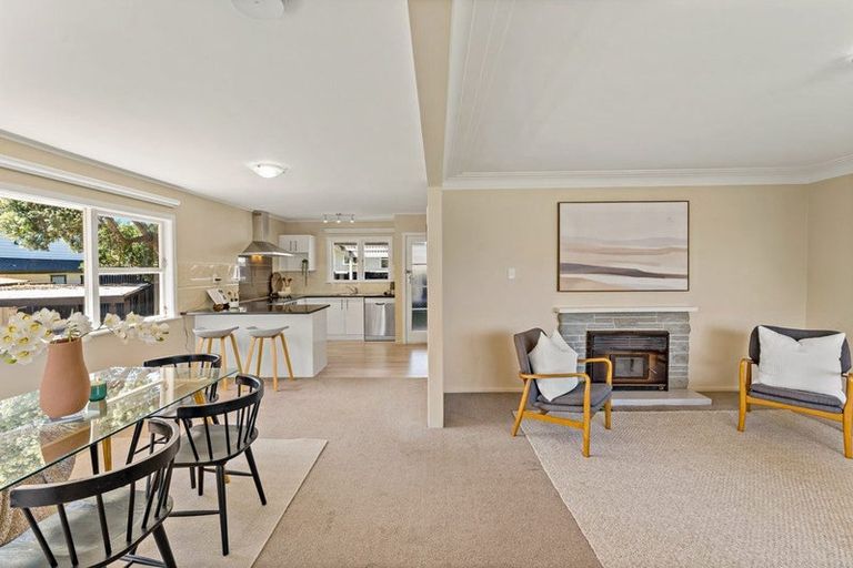 Photo of property in 24 Mackenzie Street, Te Atatu South, Auckland, 0610