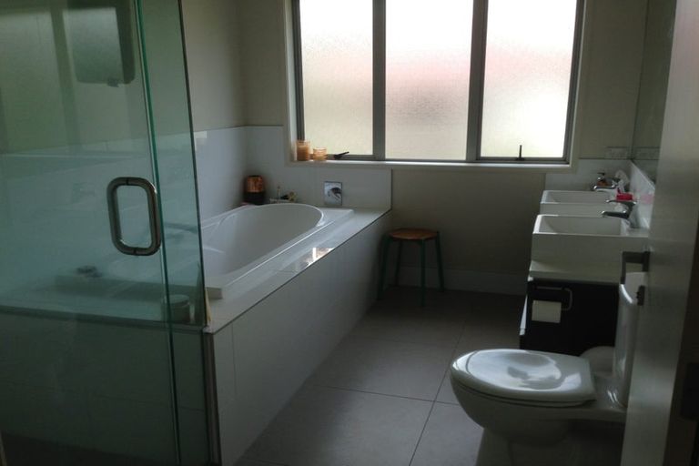 Photo of property in 715a Beach Road, Browns Bay, Auckland, 0630