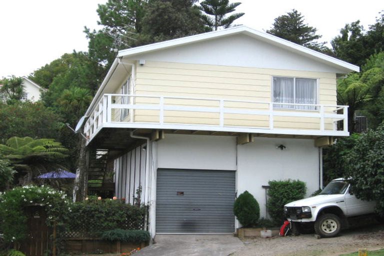 Photo of property in 8 Telstar Place, Beach Haven, Auckland, 0626