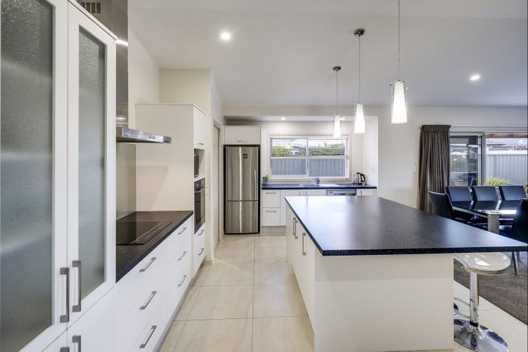 Photo of property in 10 Ohau Place, Poraiti, Napier, 4112