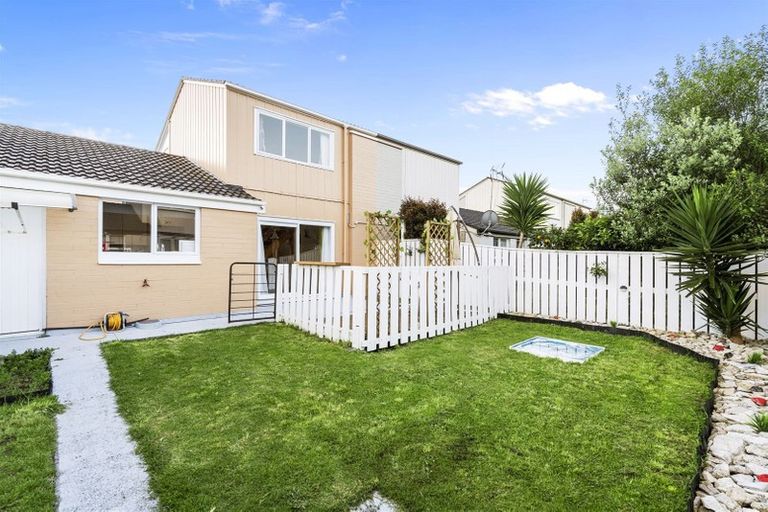 Photo of property in 1 Elm Street, Waiuku, 2123