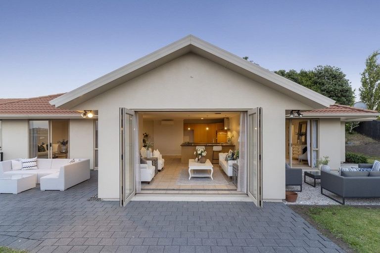 Photo of property in 113 Tauranga Place, Orewa, 0931