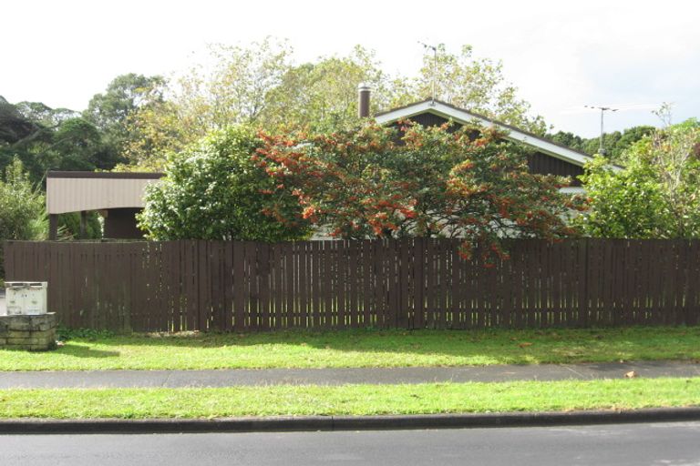 Photo of property in 1/24 Cairngorm Place, Highland Park, Auckland, 2010