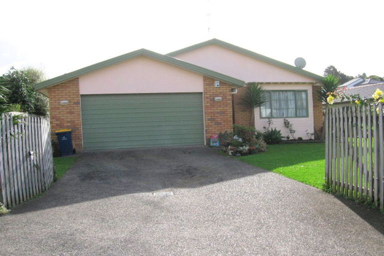 Photo of property in 71 Kamara Road, Glen Eden, Auckland, 0602