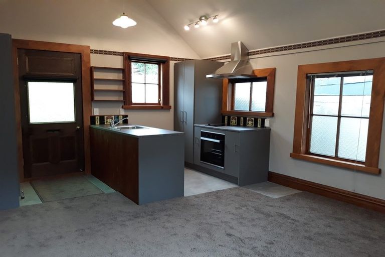 Photo of property in 25 Rodrigo Road, Kilbirnie, Wellington, 6022