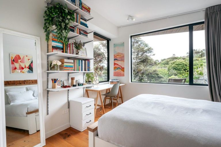 Photo of property in 39 Makora Avenue, Oneroa, Waiheke Island, 1081