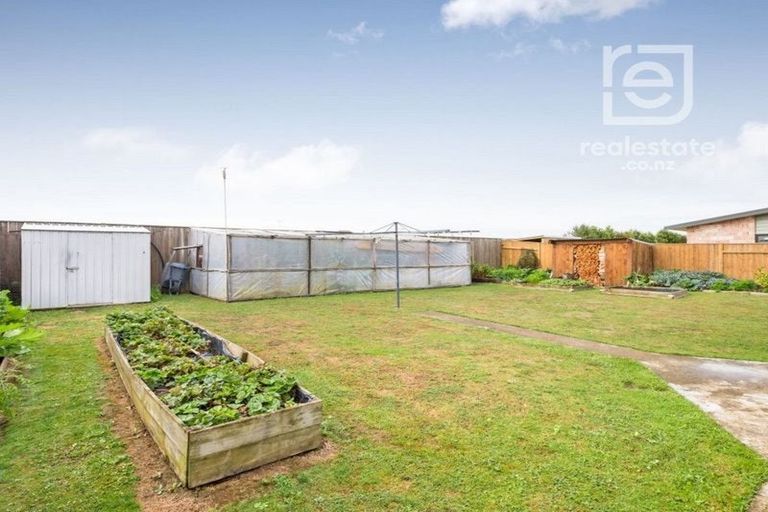 Photo of property in 26 Geneva Terrace, Kelvin Grove, Palmerston North, 4414