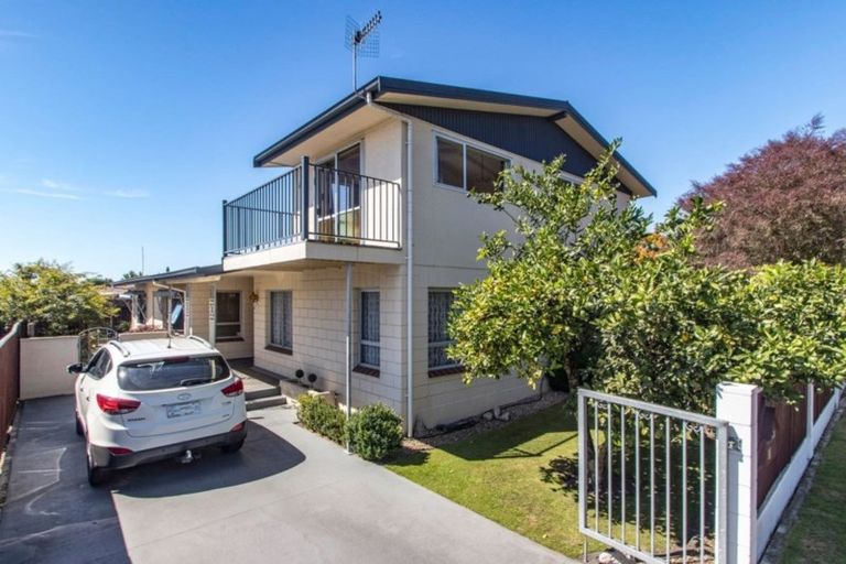 Photo of property in 14 Saint Hill Lane, Havelock North, 4130
