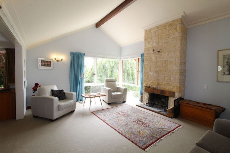 Photo of property in 16 Solway Street, Holmes Hill, Oamaru, 9401