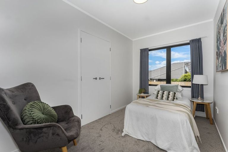 Photo of property in 9 Paparoa Crescent, Aotea, Porirua, 5024