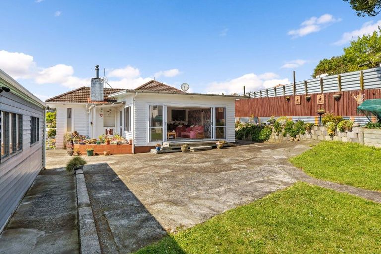 Photo of property in 6 Station Street, Tirau, 3410