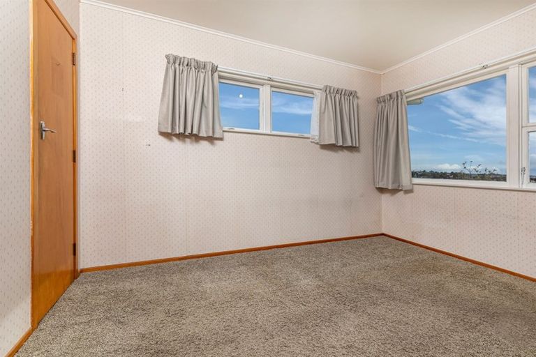 Photo of property in 175 Waimumu Road, Massey, Auckland, 0614