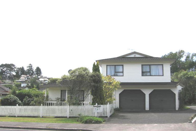 Photo of property in 1/13 Landsberg Way, Windsor Park, Auckland, 0632