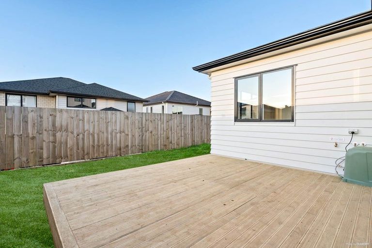 Photo of property in 4 Cloonlyon Drive, Flat Bush, Auckland, 2019