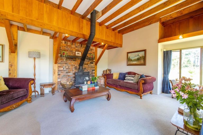 Photo of property in 235 No 2 Line, Okoia, Whanganui, 4572