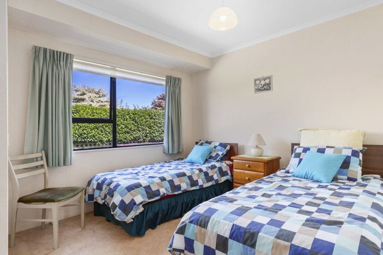 Photo of property in 14 Fairview Terrace, Waipahihi, Taupo, 3330