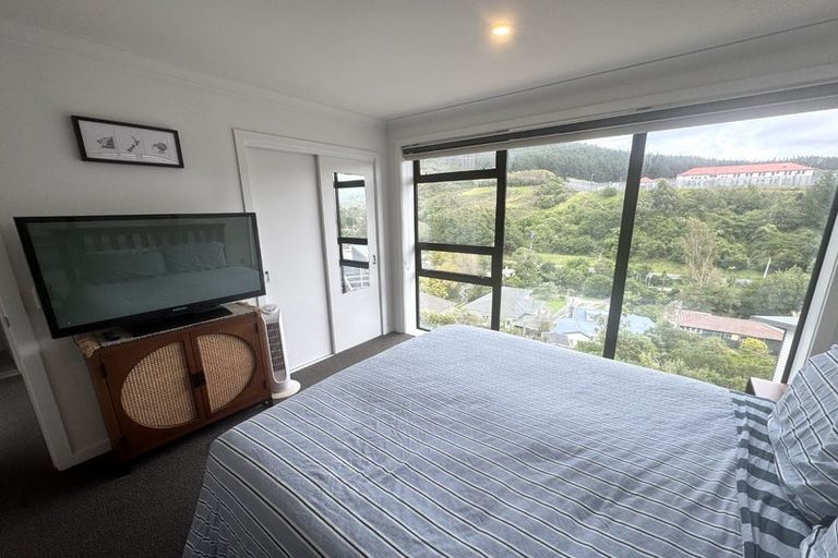 Photo of property in 5 Ara Patukawenga, Tawa, Wellington, 5028