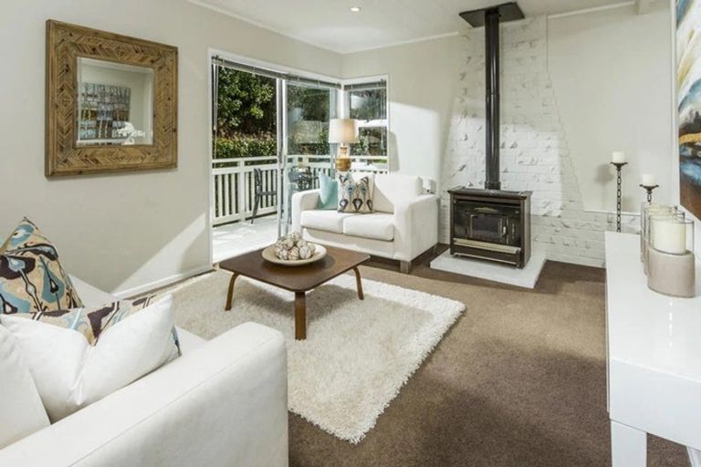 Photo of property in 39 Lavery Place, Sunnynook, Auckland, 0632
