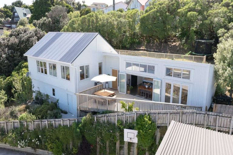 Photo of property in 16 Downes Street, Titahi Bay, Porirua, 5022