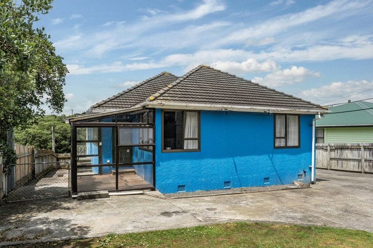 Photo of property in 15 Maher Place, Ranui, Porirua, 5024