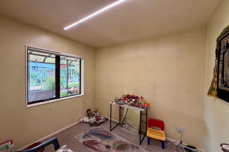 Photo of property in 9 Crestlands Place, Papakura, 2110