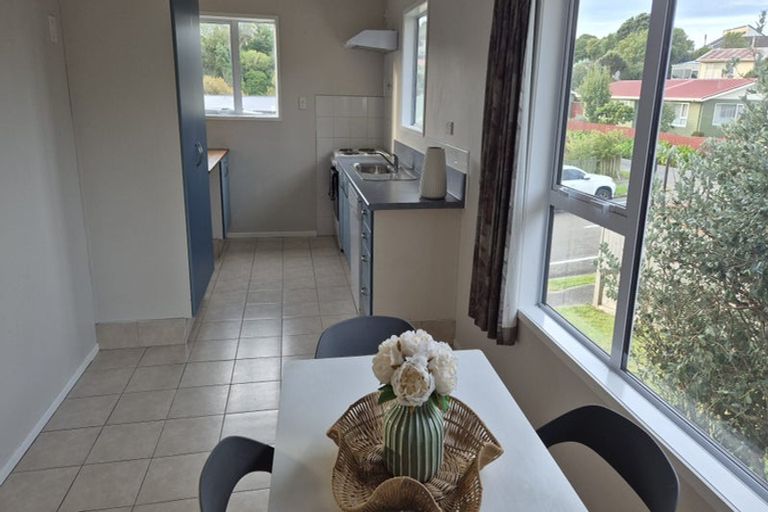 Photo of property in 68 Gloaming Hill, Titahi Bay, Porirua, 5022