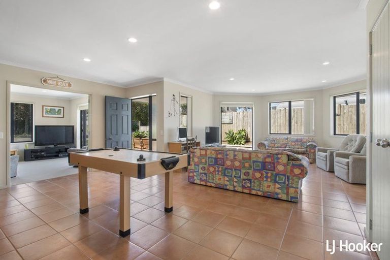 Photo of property in 16 Reo Crescent, Waihi Beach, 3611