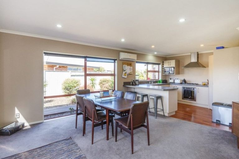 Photo of property in 40 Geneva Terrace, Kelvin Grove, Palmerston North, 4414