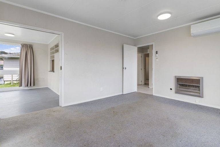 Photo of property in 10 Bland Place, Otara, Auckland, 2023