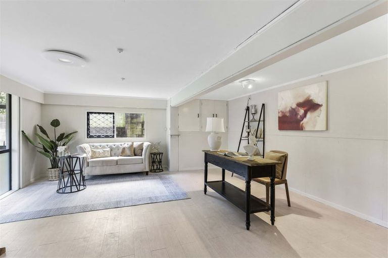 Photo of property in 5 Odette Road, Totara Vale, Auckland, 0629