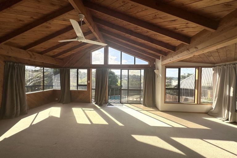 Photo of property in 3 Beulah Avenue, Rothesay Bay, Auckland, 0630