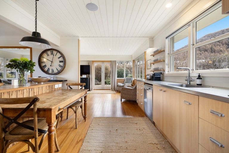 Photo of property in 27 Manse Road, Arrowtown, 9302